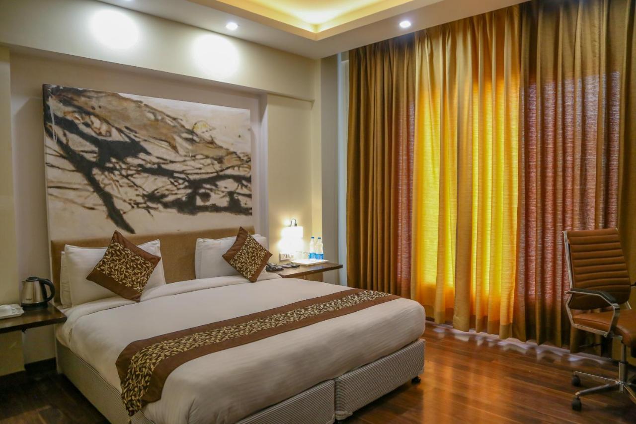 Four Leaf Hotel,Budaun Exterior foto